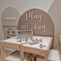 Dřevěný nápis do dětského pokoje - Play all day