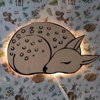 Dřevěná lampa - spící jelenek